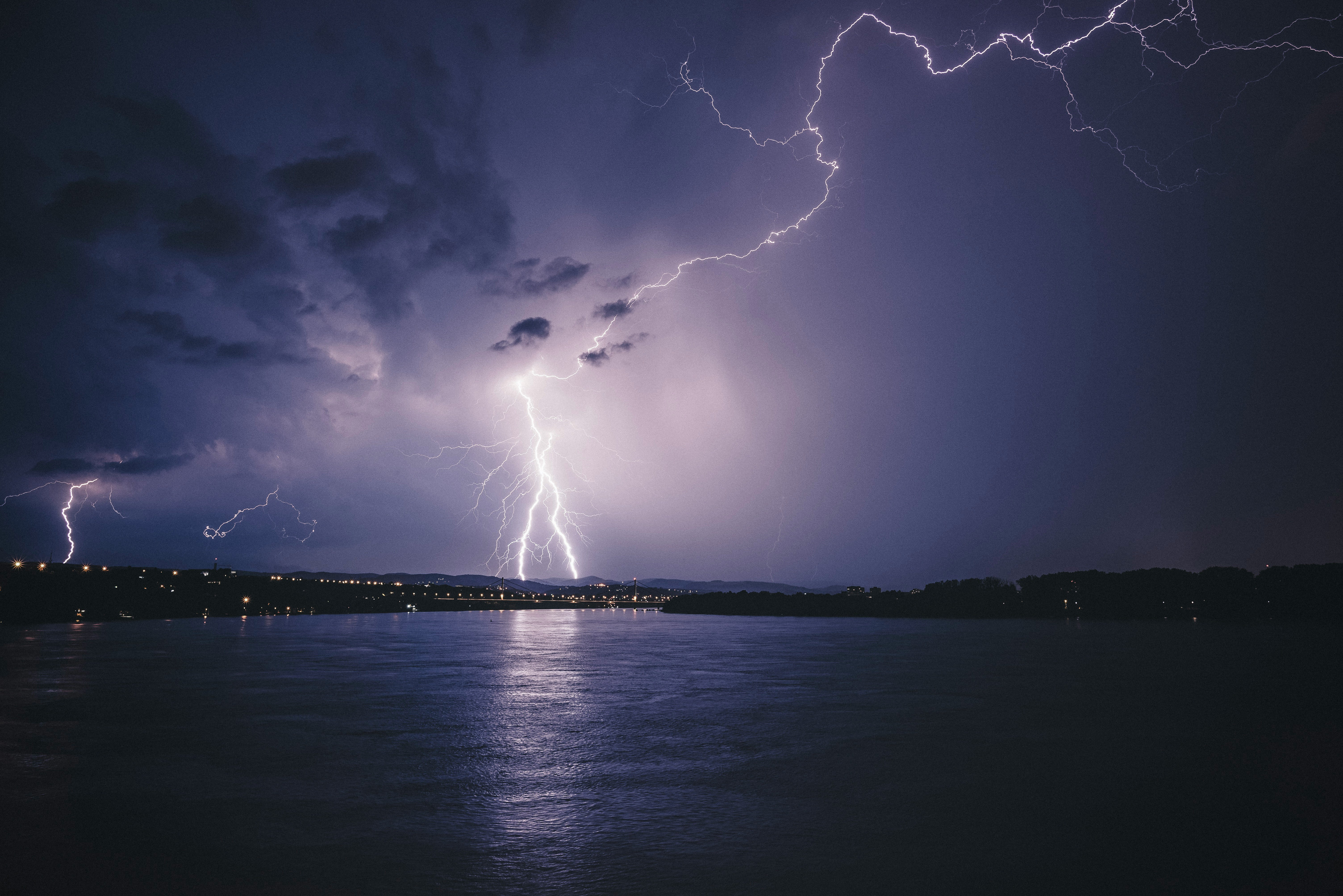 lightning during nighttime